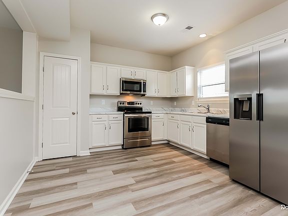 4th image of 5001 Luker Ln