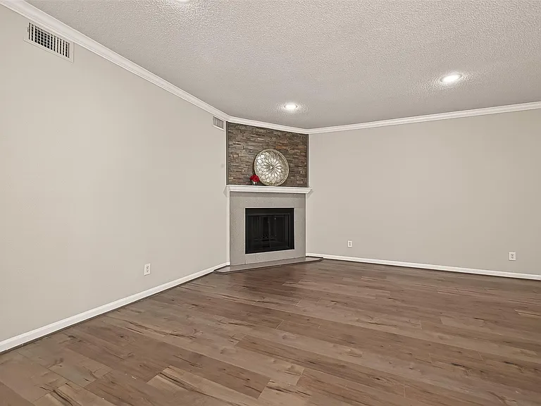 4024 Breakwood Dr — Photo 7