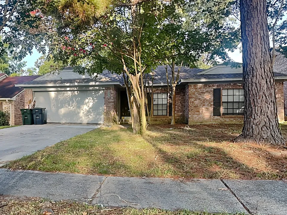 225 Bedford Ln