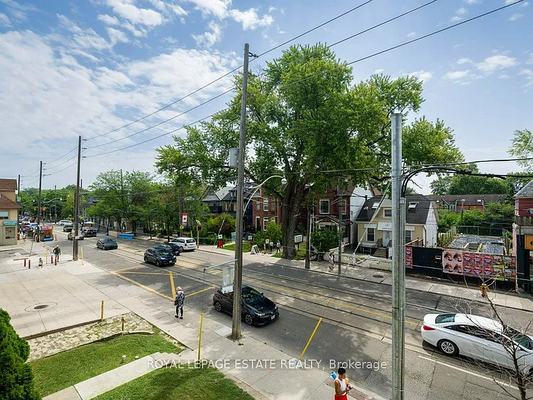 1888 Queen St E #211 — Photo 32