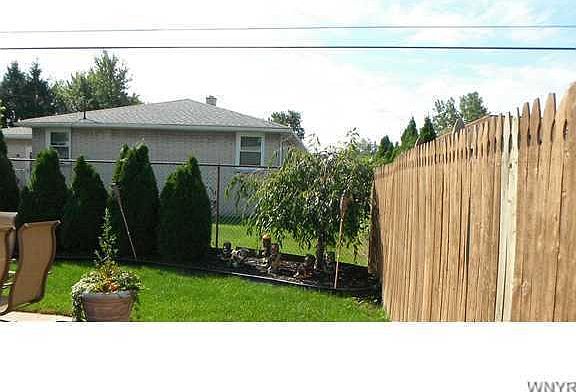 3rd image of 50 Janine Ct