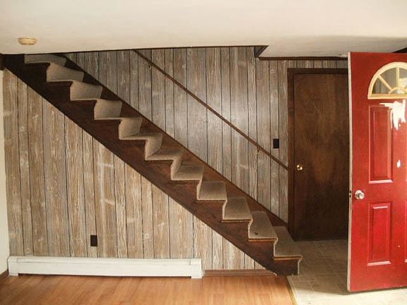 staircase to 2nd floor