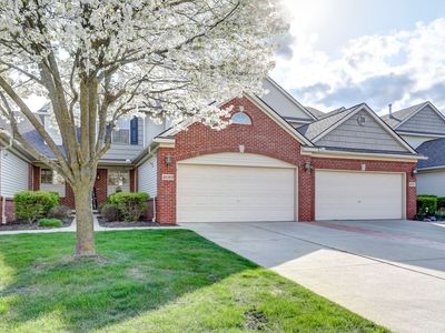 4689 Summer Ridge Dr, Howell, MI, 48843