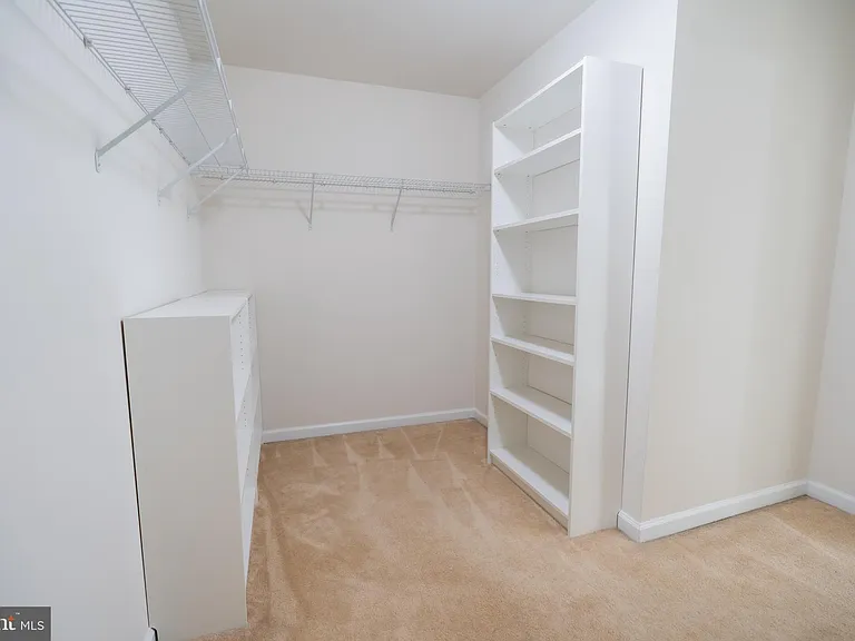 610 Kent Ct — Photo 24