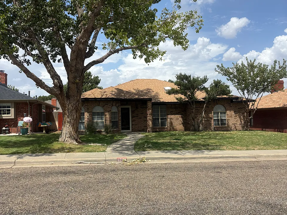 6702 Chalet Ct