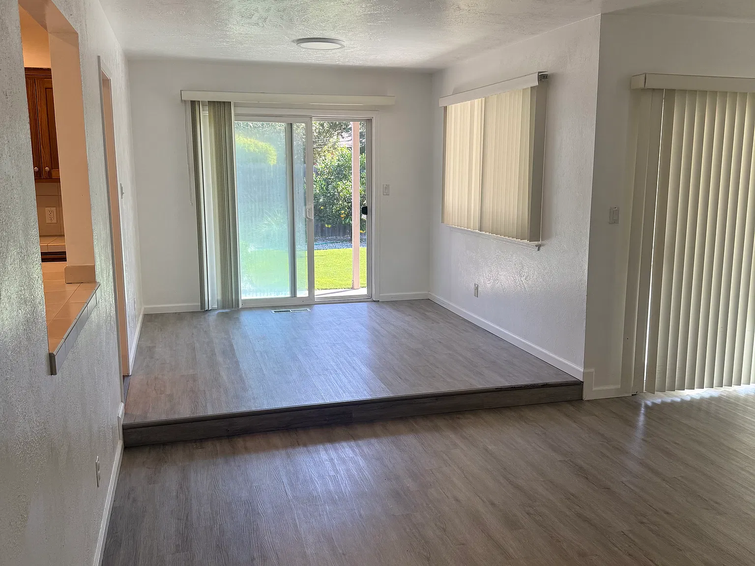 Lake Glen Way, Sacramento — Photo 2
