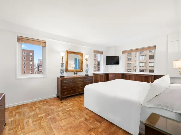 30 West 60th Street image 6 of 11