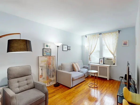 43-10 48th Avenue image 8 of 38