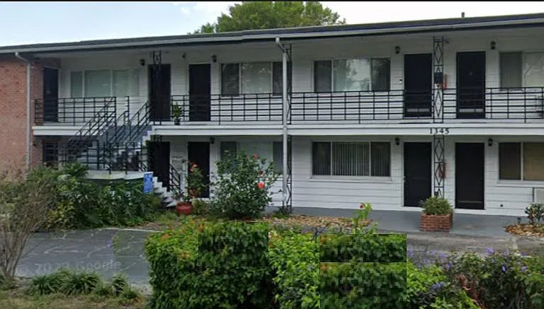 1345 Drew St — Photo 11