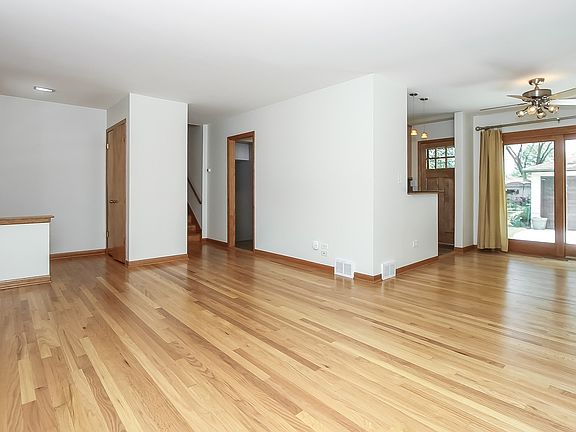 4th image of 209 S Highland Ave