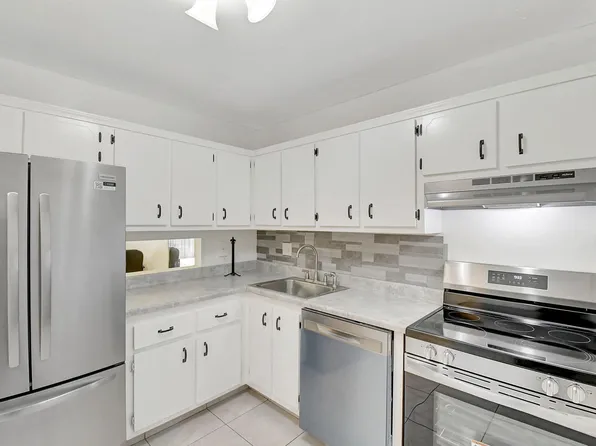 3090 NW 46th Avenue #105c, Lauderdale Lakes, FL 33313