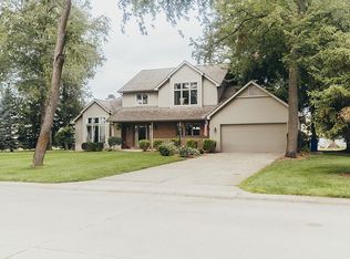 82 E Dellview Dr, Warsaw, IN 46582