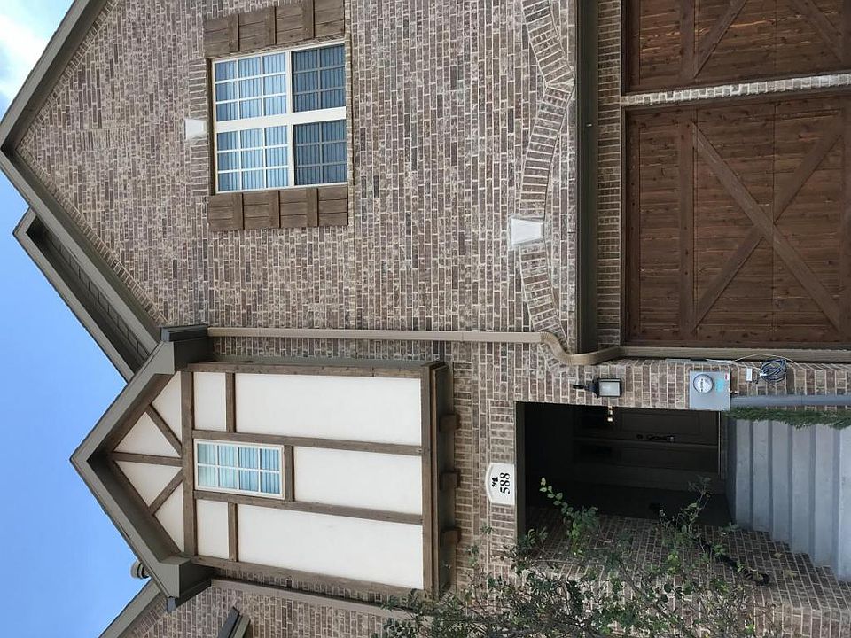 1st image of 588 Waterloo Dr