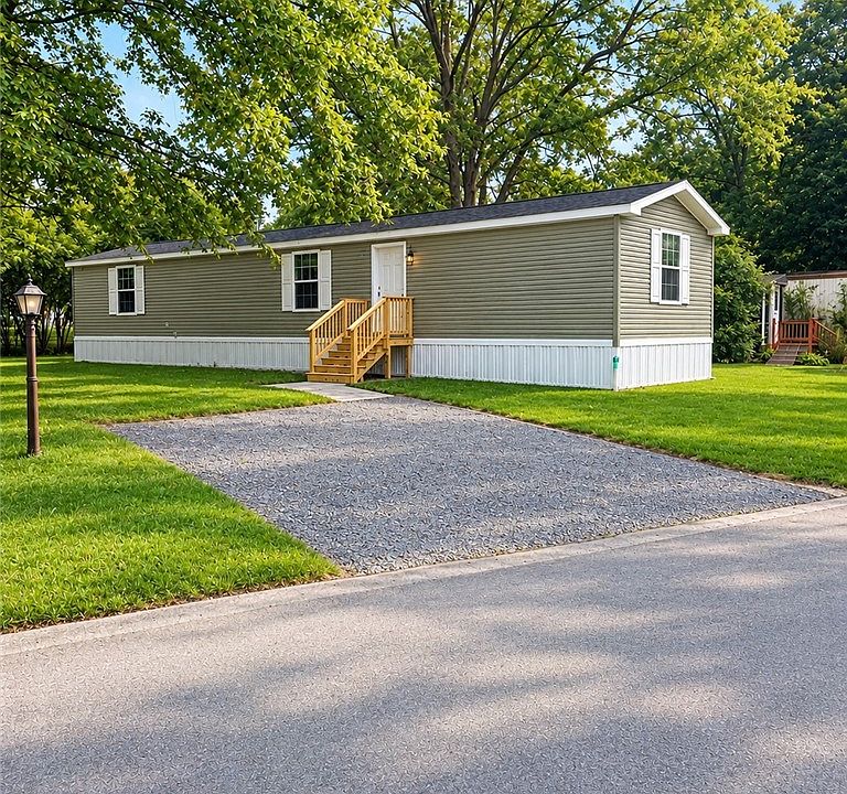 1st image of 15 College View Dr