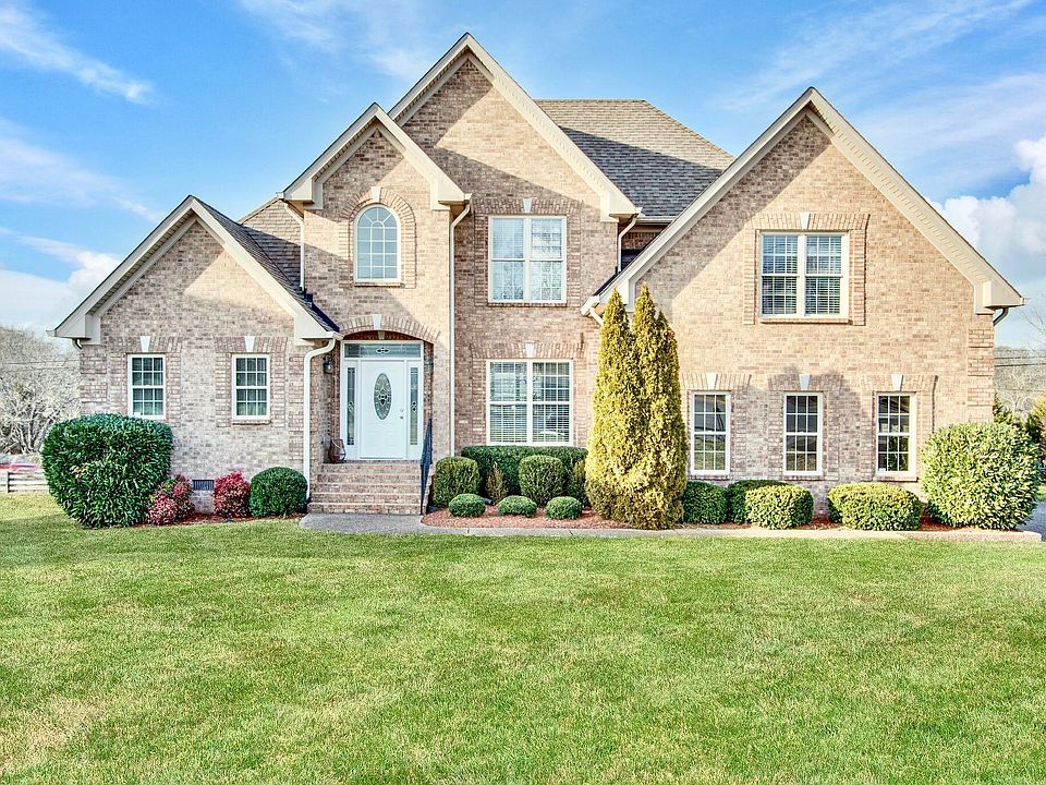 1st image of 348 Ironwood Cir