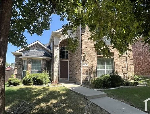 5 bed, 2637 sqft, $3,400 — Photo 2