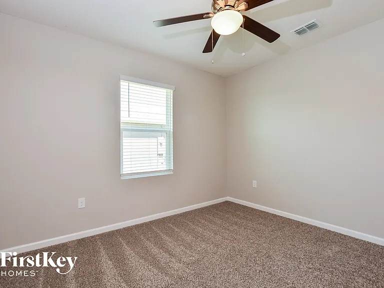 545 Sorrento Dr — Photo 13