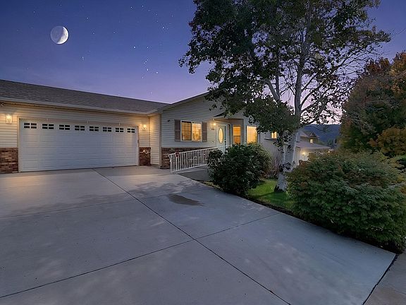 3rd image of 3100 Cody Ave