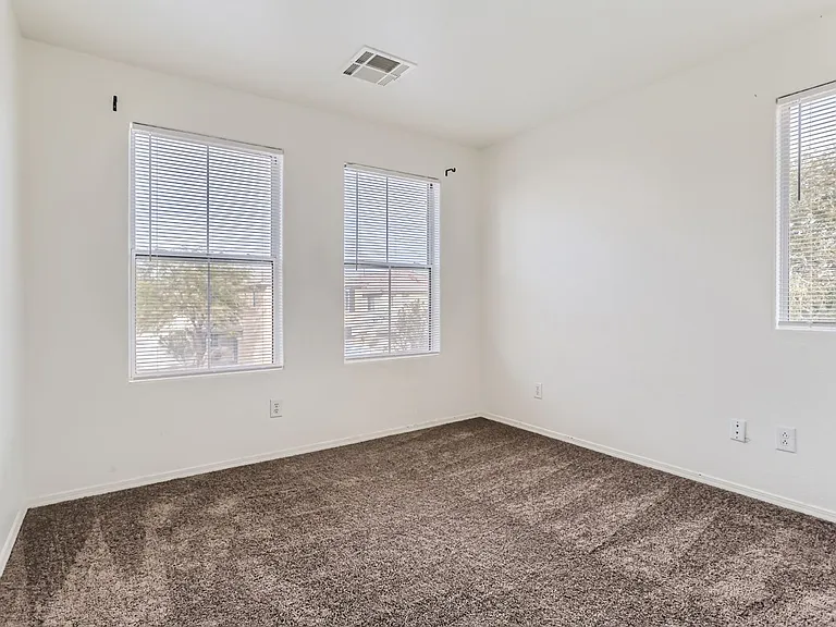 2537 Begonia Valley Ave — Photo 17