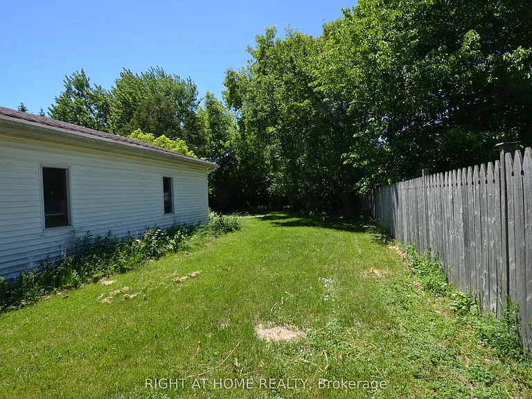526 Poplar Ave — Photo 12