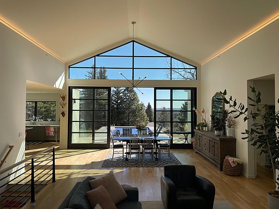 2nd image of 2250 Knollwood Dr