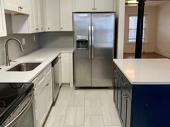 3rd image of 3834 Wyandotte St #3S