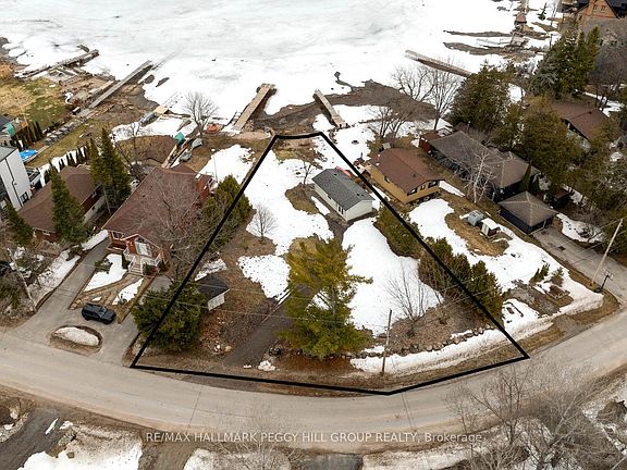 3rd image of 220 Robins Point Rd