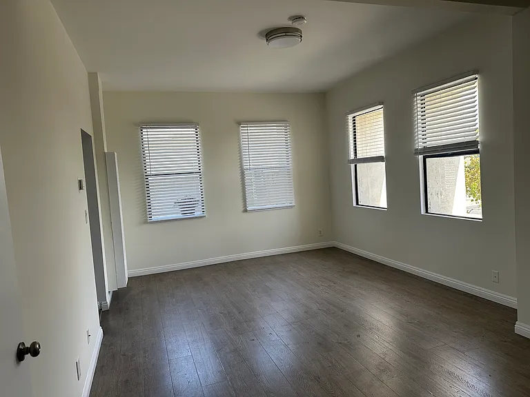 9414 Venice Blvd #3 — Photo 4