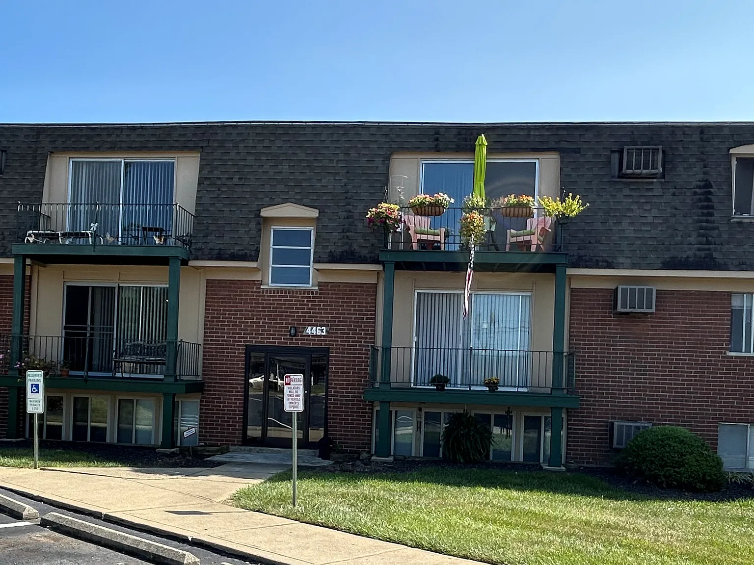 Delshire Apartments — Photo 1