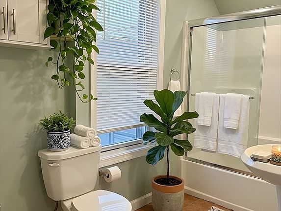 4th image of 163 Saratoga St #2
