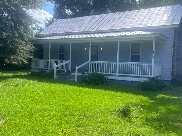201 N White Street, Whitakers, NC 27891