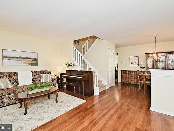 5th image of 57 Ardsley Ct