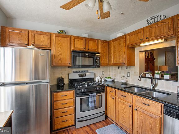 4th image of 752 Pine Drift Dr