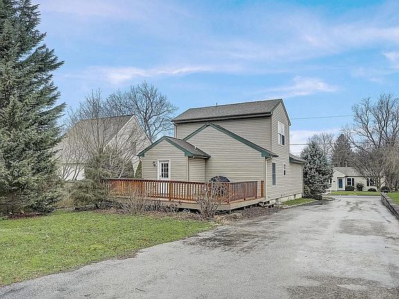 2nd image of 530 Richards Rd