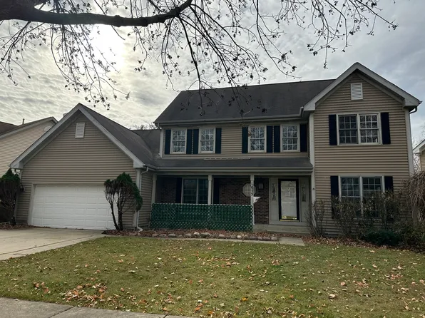 1055 Huron Dr, Elgin, IL 60120