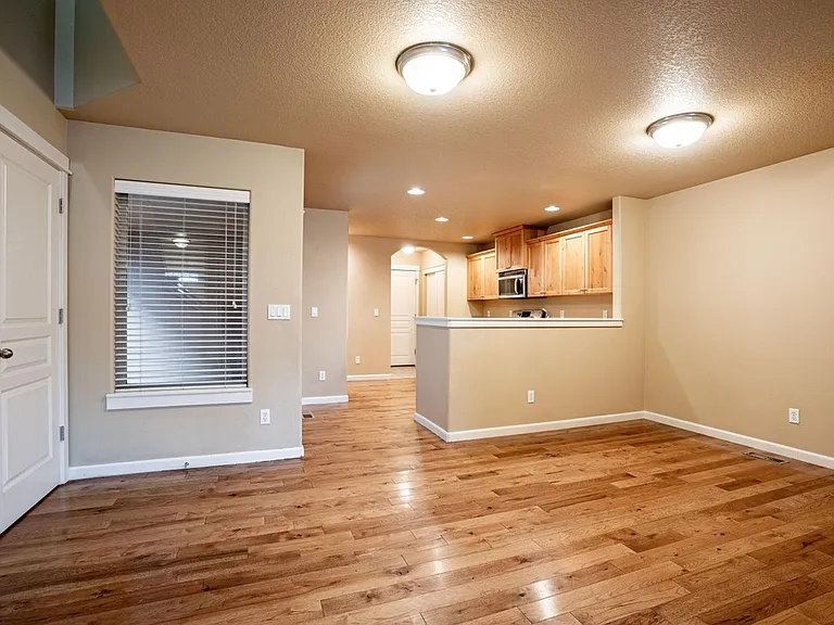 20487 Brentwood Ave — Photo 10