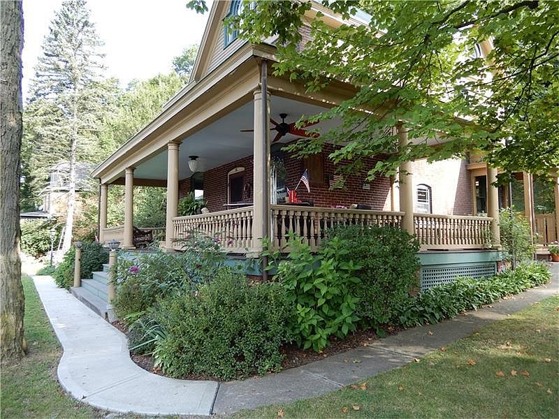 1st image of 474 Beaver St