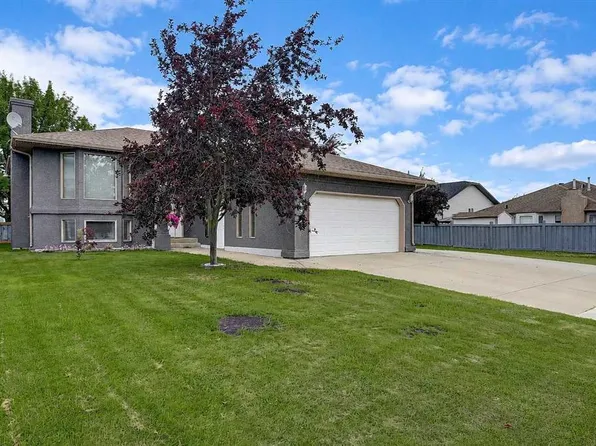 8914 NE 117th Ave, Grande Prairie, AB T8X 1K2