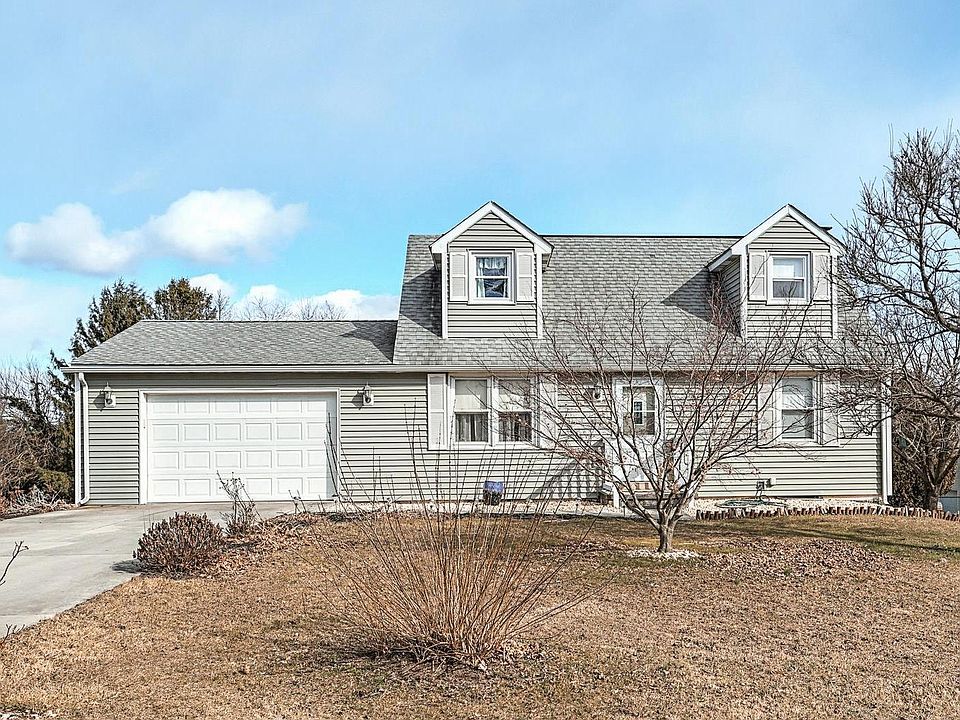 1st image of 33 Smeach Dr