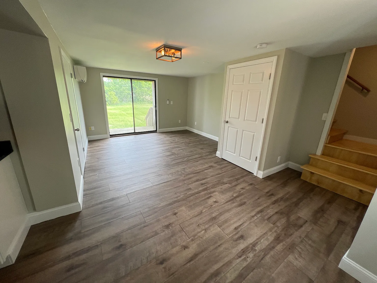 4 bed, 1650 sqft, $3,495 — Photo 3