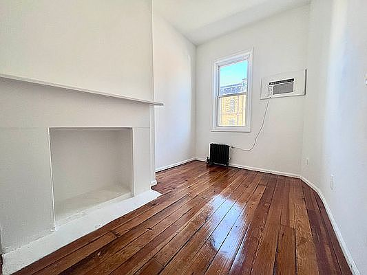 3rd image of 523 Graham Ave #3A