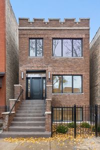 832 N Mozart St, Chicago, IL, 60622