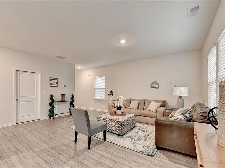 111 Horned Owl Ave — Photo 10
