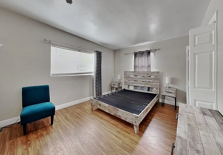 313 S Lawsona Blvd — Photo 13