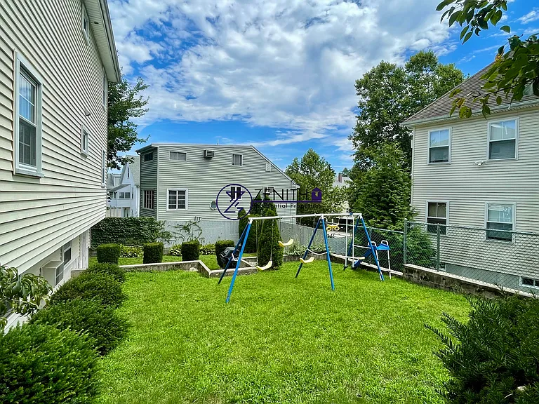 94 Walnut St #1 — Photo 33