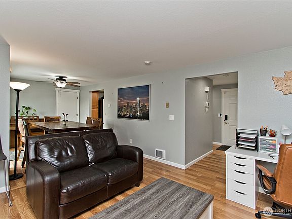 4th image of 10319 SE 228th Street