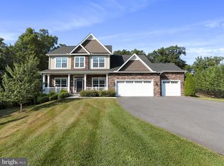 43 Kanawha Ct, Falling Waters, WV 25419