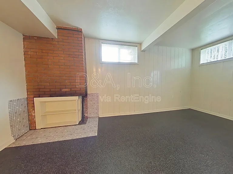 2709 NW Taylor Ave — Photo 3