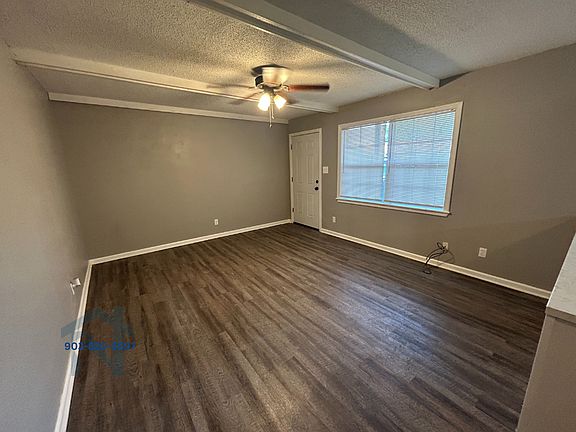 3rd image of 501 Westlawn Dr