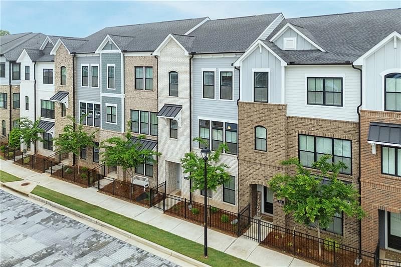 1st image of 820 Kenway Ave